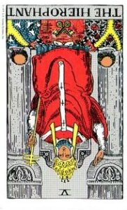 ウェイト版タロットカード教皇　逆位置