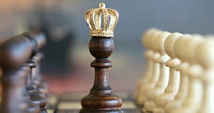 2026年3月31日(火)牡羊座11度サビアンシンボル「国の支配者」